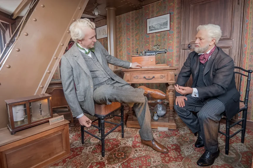 إعادة بناء غرفة غوستاف إيفل الخاصة قرب قمة برج إيفل