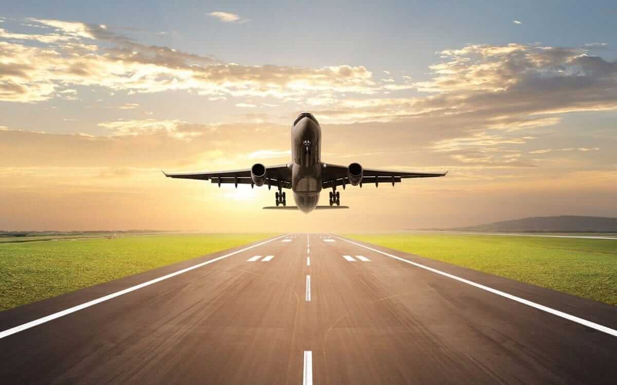 旅客機の機内と飛行に関する疑問を象徴するイメージ