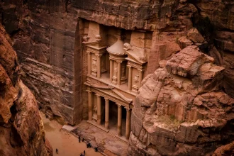映画ロケ地として知られる印象的な風景