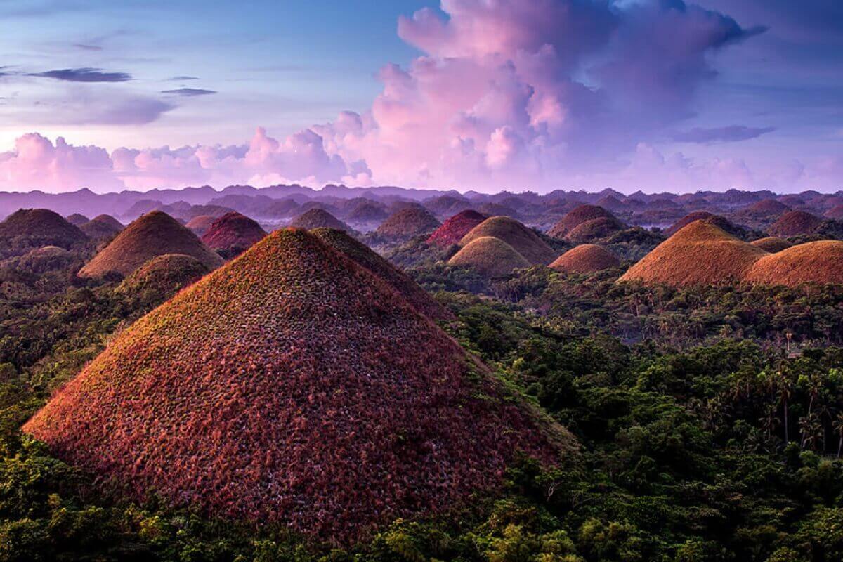 CHOCOLATE-HILLS-PHILIPPINES