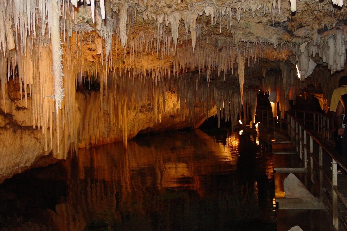 FANTASIE-CAVE-BERMUDA