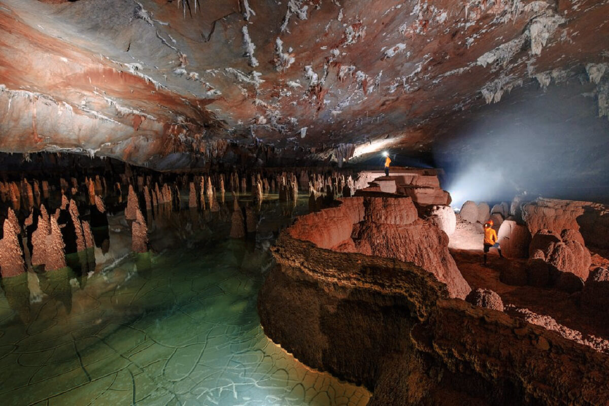 Hang Son Doong - пещера на планинската река