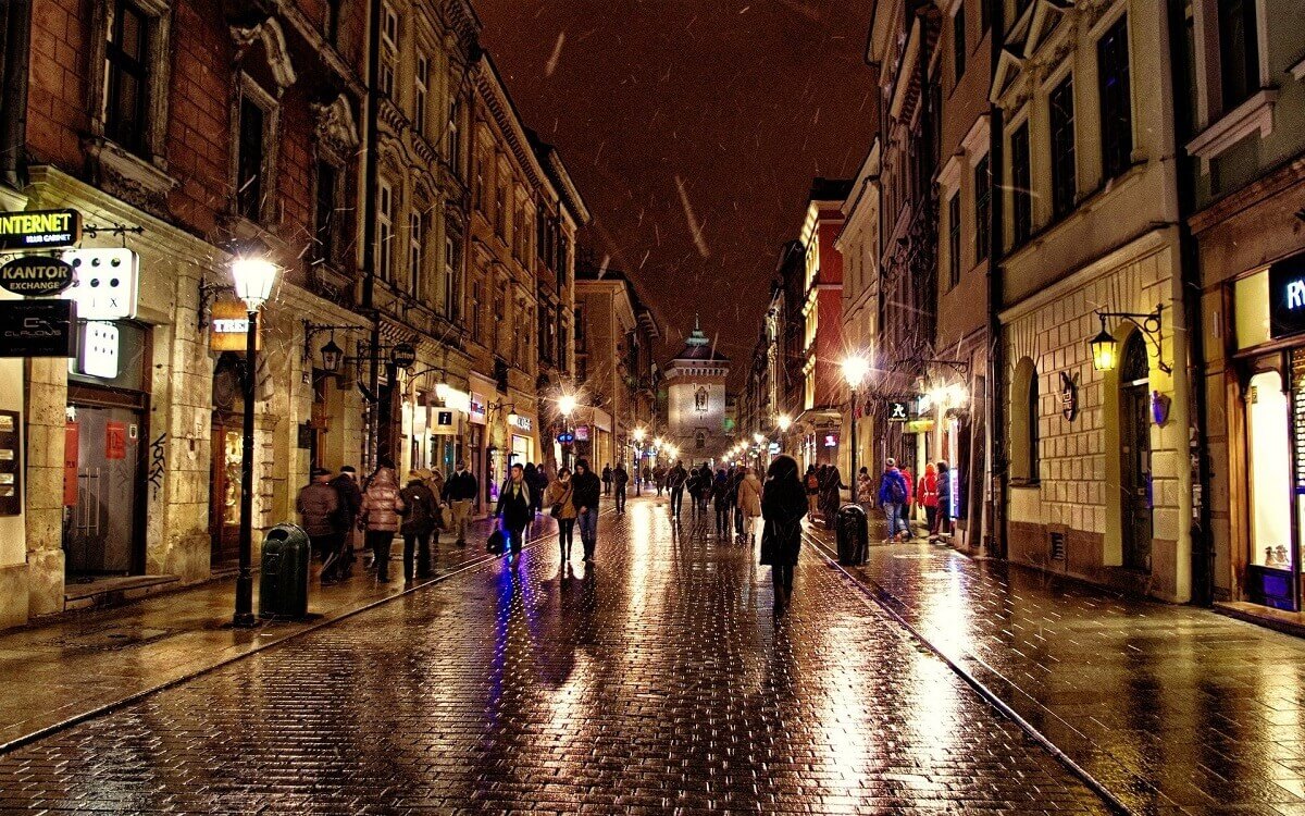 Krakow-European-capital-of-entertainment-Travel-S-Helper