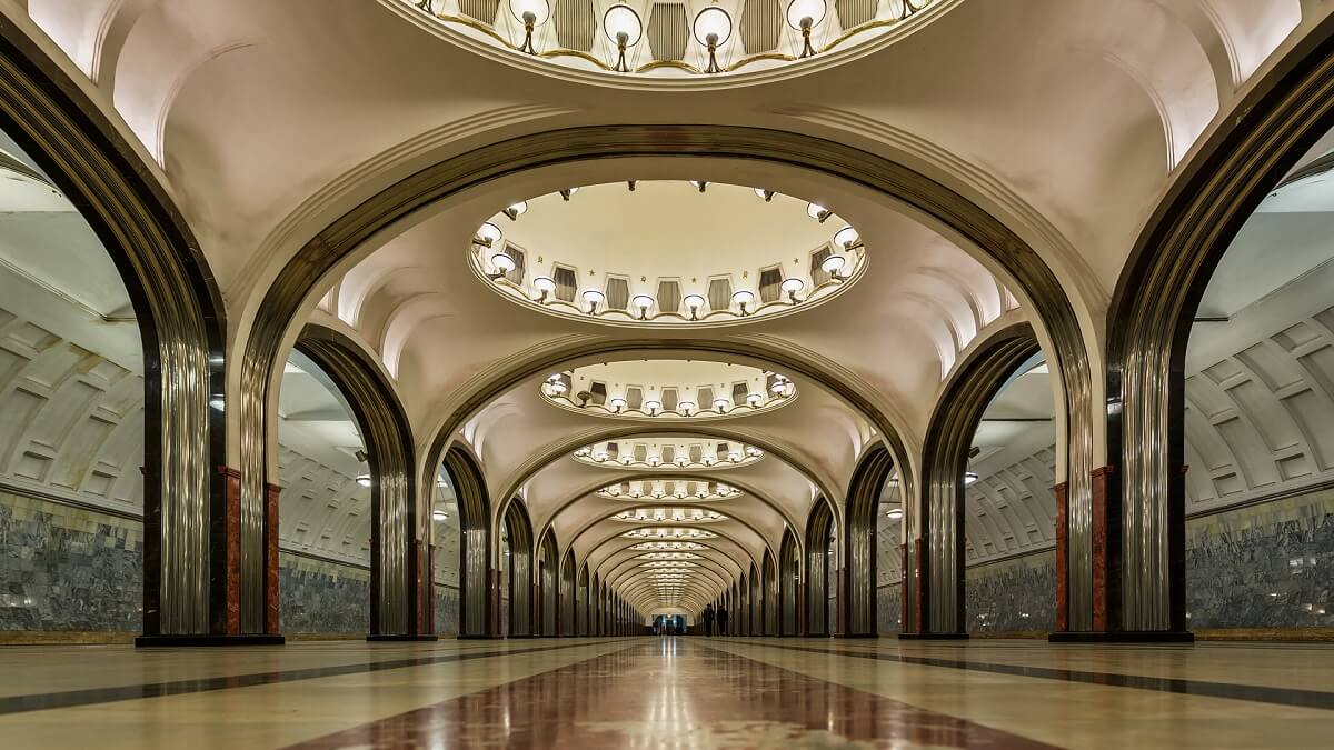 Metro stations in Moscow - Moscow White Russian Fairy Tale