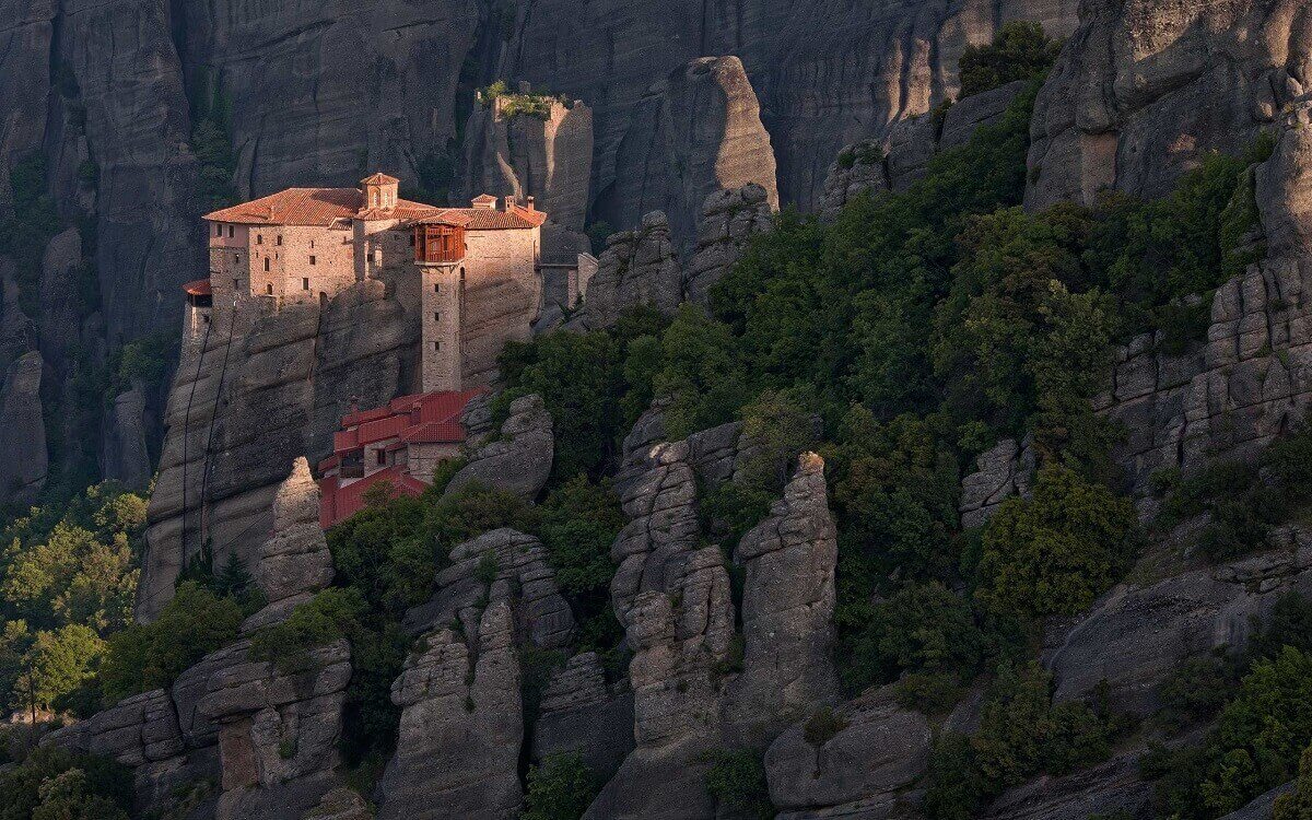 Monasteries Meteora – natural wonder