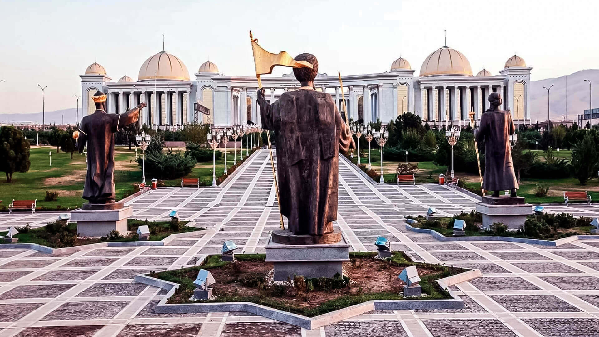 Turkmenistan Reiseführer - Reisehelfer