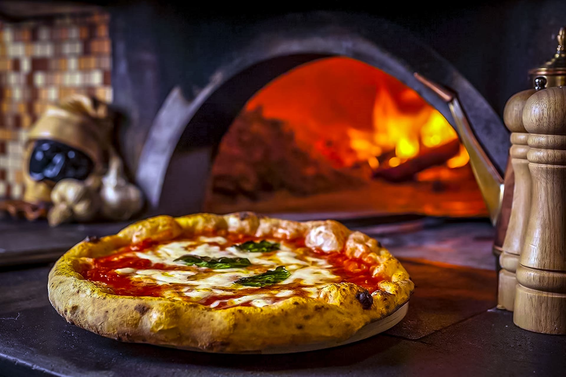 чем отличается неаполитанская пицца от итальянской фото 31