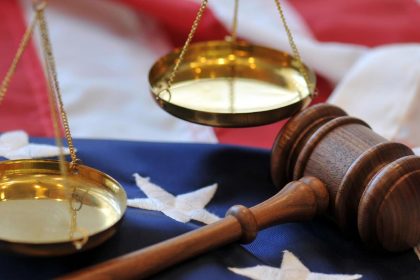 美国法律与刑罚主题图片，呈现网络“奇怪法律”核查主题